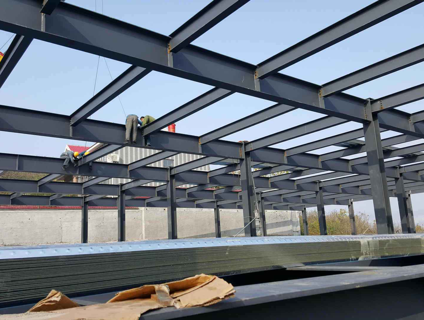 鋼結(jié)構(gòu)樓層板怎么施工呢？